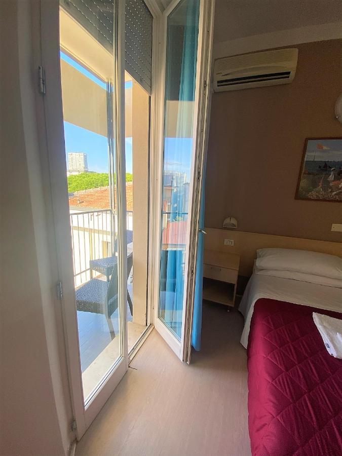 Hotel New Primula Rimini Extérieur photo