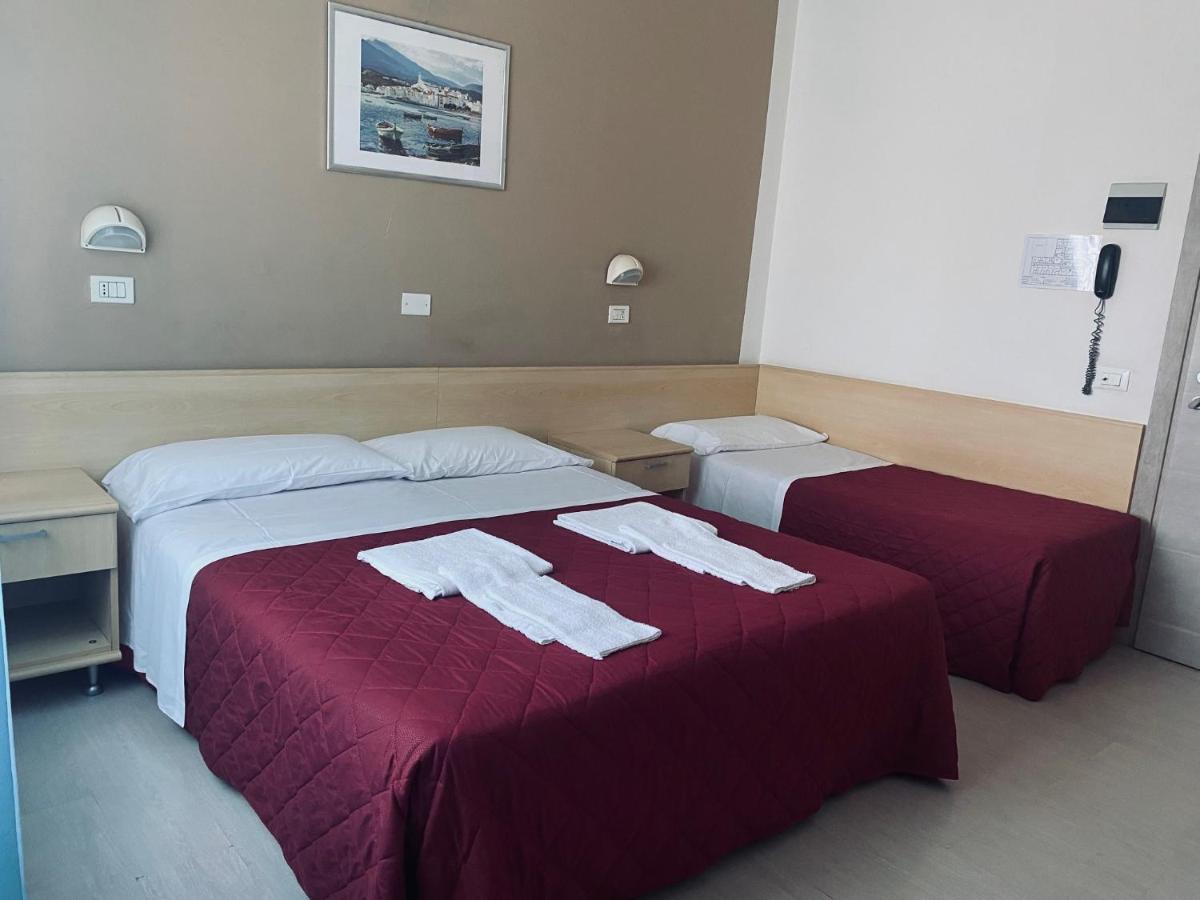 Hotel New Primula Rimini Extérieur photo